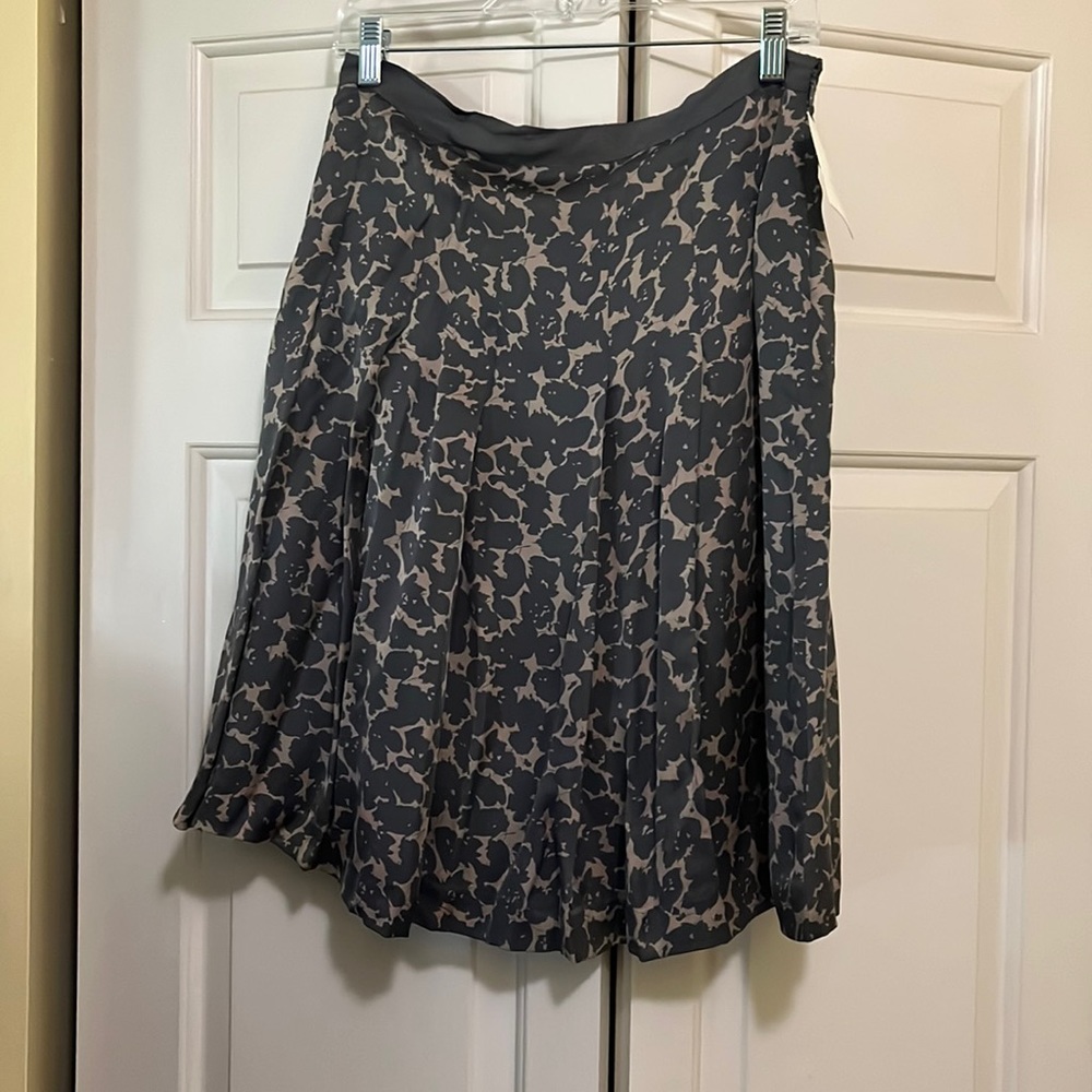 Liz Claiborne NWT silk skirt size 8P